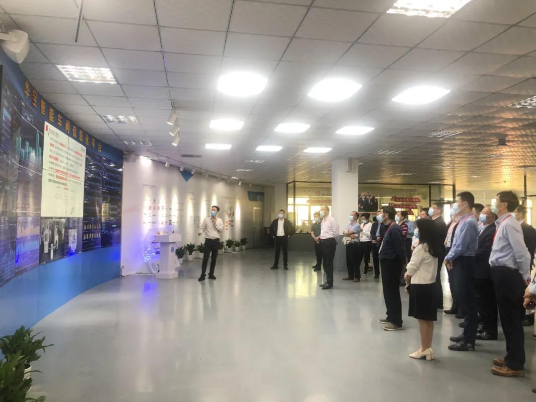 “福建省加快機械裝備產業(yè)發(fā)展專題班”——在華寶智能科技開展現(xiàn)場教學！